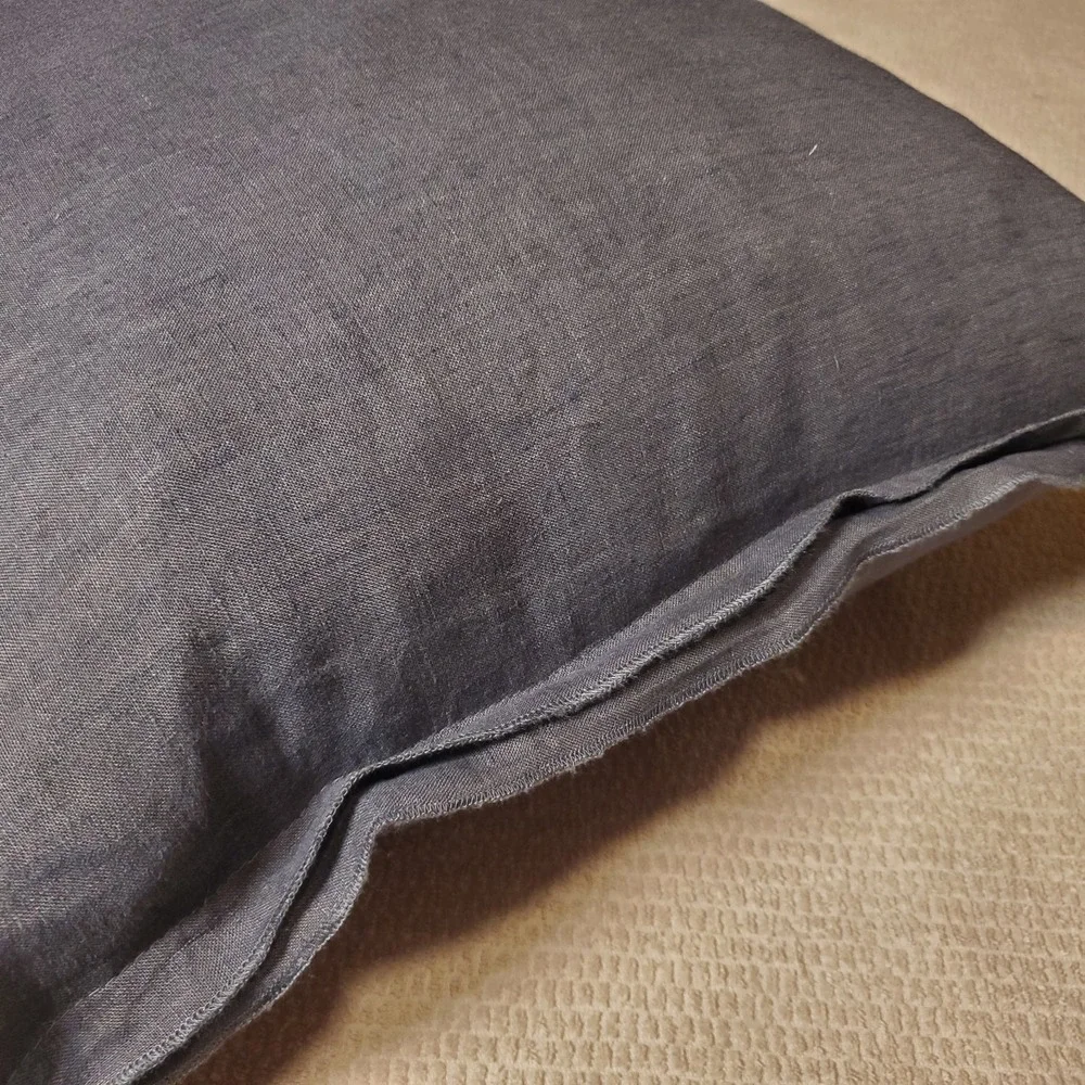 Pottery barn 100% Linen 18x18 Throw Pillow Dark Gray Duck Feather Fill Removable